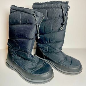 L.L. Bean Kids Ultralight Snow Boots. Size 4.